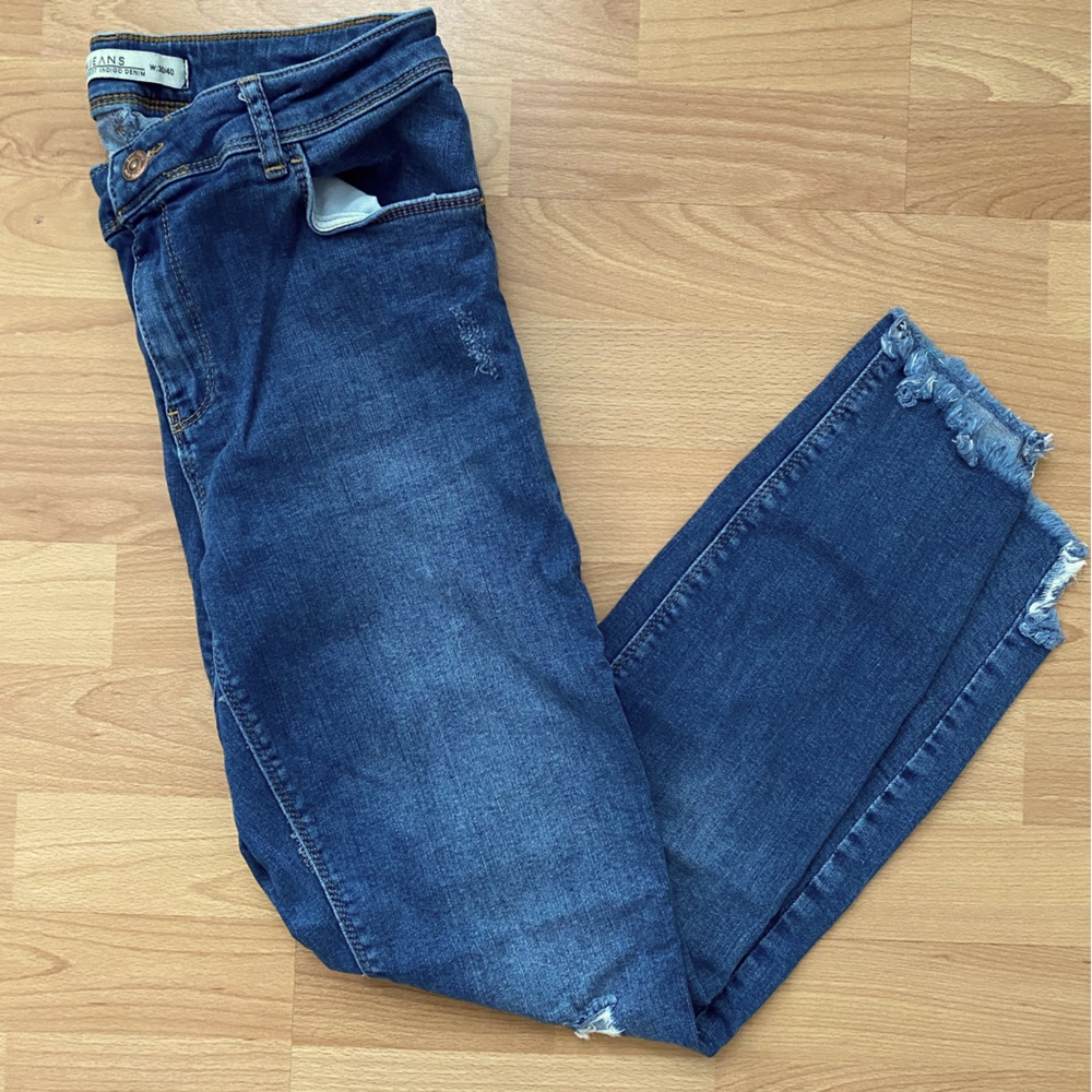 Blue skinny jeans